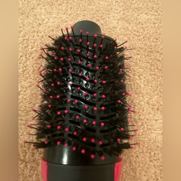 Revlon Hair Brush - Gently used & Perfect condition - Picture 3 of 4